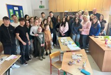 Warsztaty wielkanocne w Szkole Specjalnej w Ostrówku